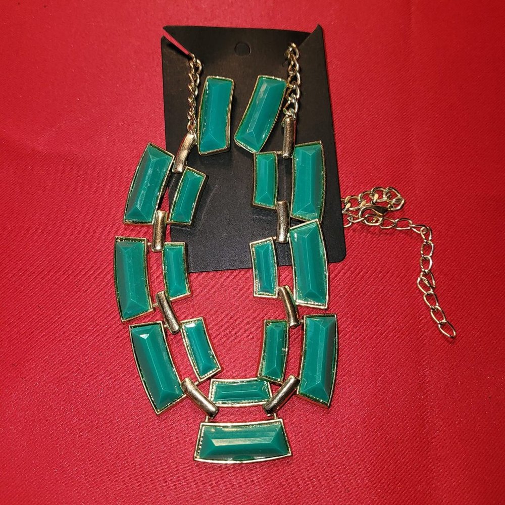 Green and Gold Necklace and Earrings Set